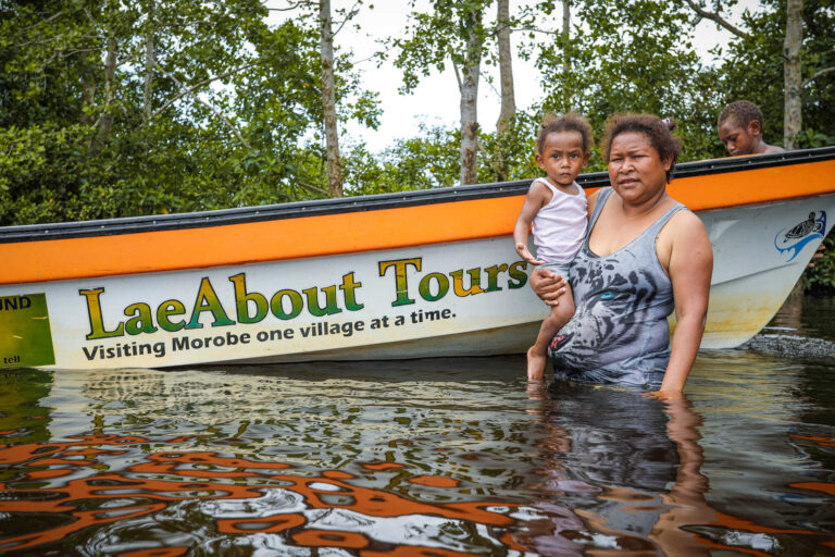 LaeAbout Tours Boat user with kids