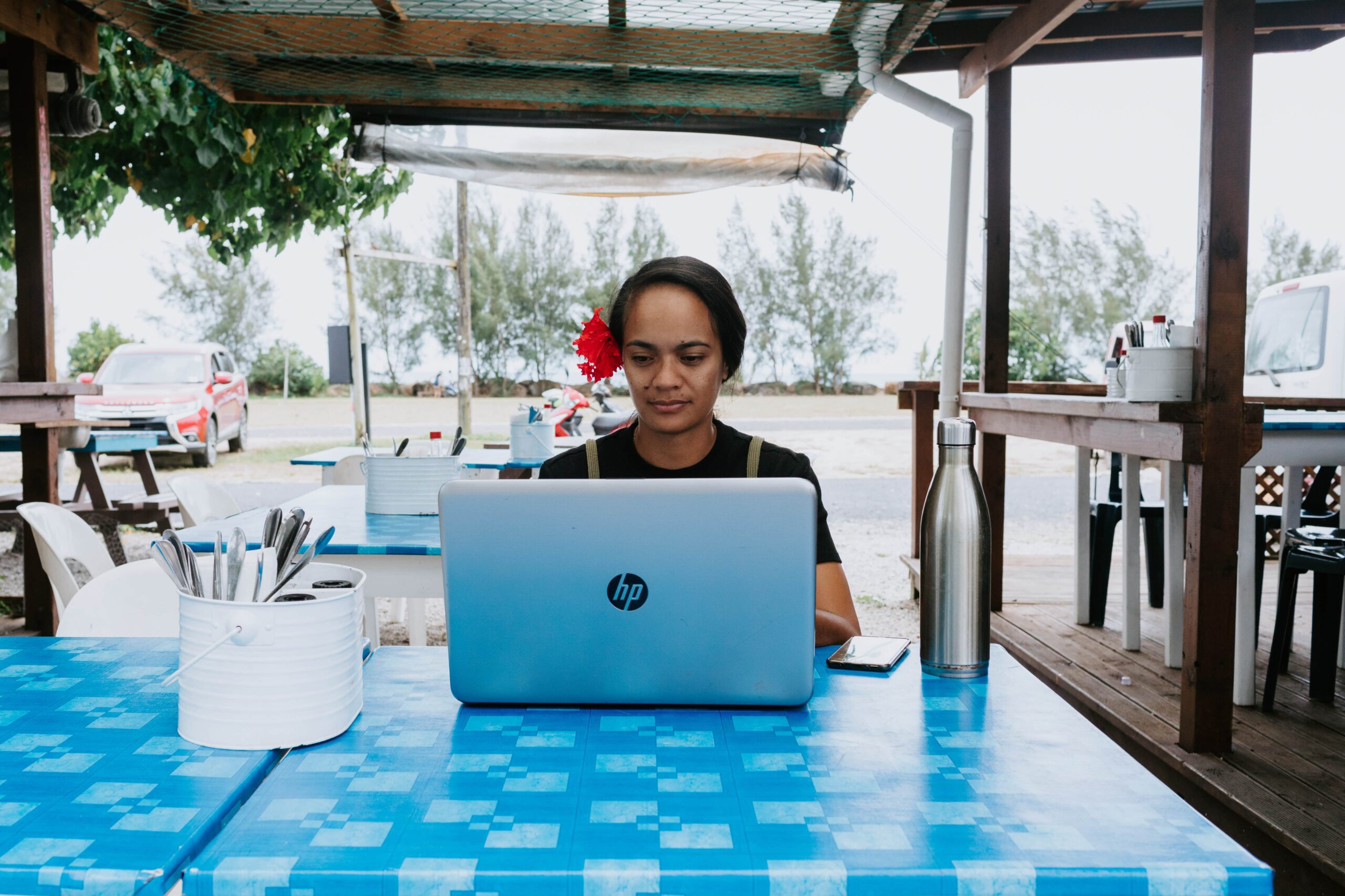 Remote Work in the Cook Islands – Local Entrepreneur at Work Remote Work in the Cook Islands – Local Entrepreneur at Work