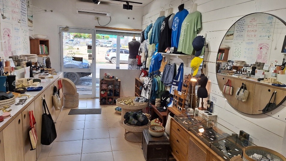 Pandanus Vanuatu – Retail Store Interior Pandanus Vanuatu store interior with local products